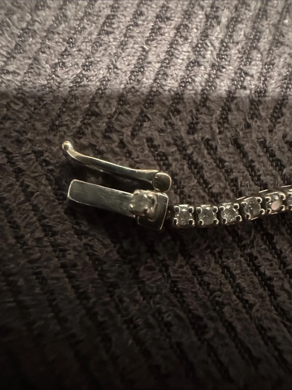 14 K White Gold 1 carat TW Natural Diamond tennis bracelet.